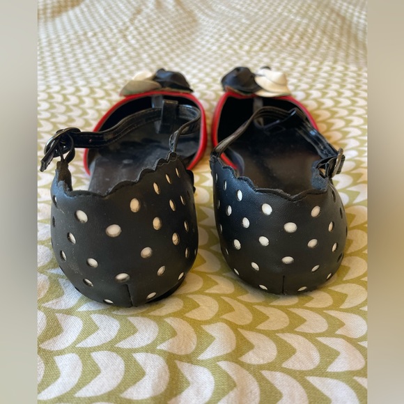 Adorable Torrid strappy Mary Janes with 3D flowers, retro inspired size 8 - Picture 3 of 5